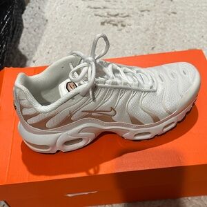 Nike Women's White and Tan Sneakers